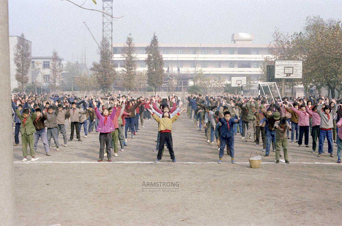 66岁父亲到杭州女儿家住四个月，女婿横眉冷对，他默默地回到老家
