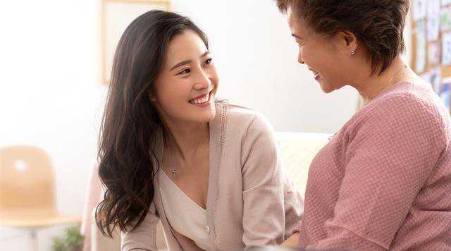 两套房给小叔子，婆婆生病平摊二十万手术费，儿媳：先平摊两套房