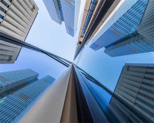 车辆停放“向下”城市面貌“向上”