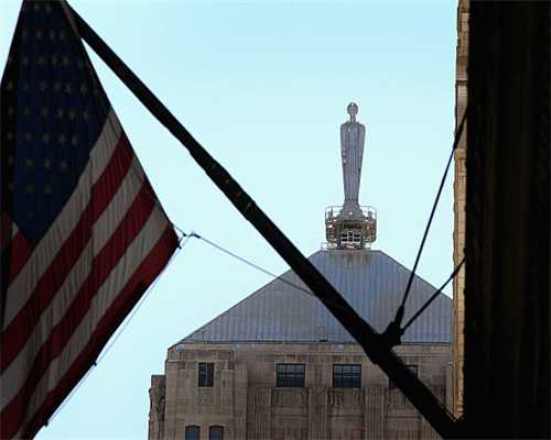 辽宁锦州一教育局副局长授意他人出资140万买官，表示“当了局长再还”，被法院认定为受贿