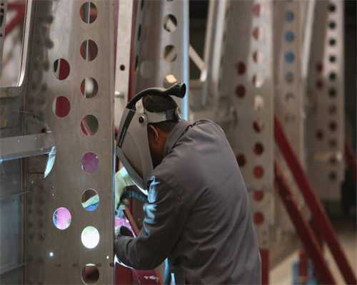 匠心巨筑荣耀封顶 IFCC中天健环球中心项目5#楼封顶仪式圆满成功