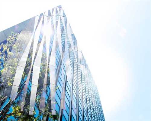 老人饥渴难耐！采耳店求女店员按摩，要求精油开背，两人对话亮了