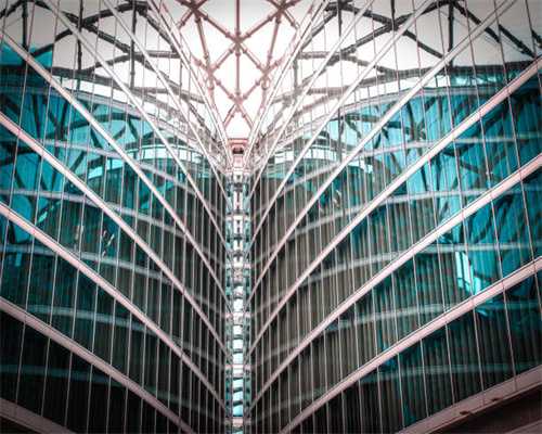 "颐和园之巅，英伦探险家俯瞰东方巨园：是仙境还是迷宫？"