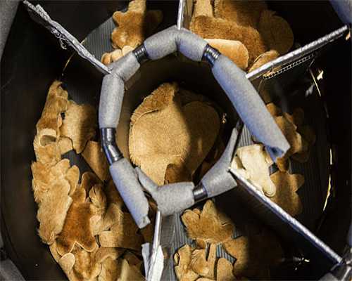 给外地朋友们介绍一下，第一张图片是任丘的CBD—